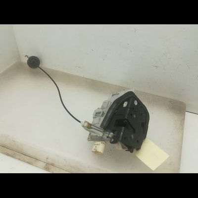 Serrure porte avd Audi A4 B7 Avant (8ED) 1.9 tdi (2004-2008)