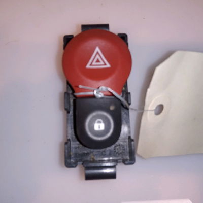 Bouton de warning Renault KANGOO Express (FW0-1_) 1.5 dci 110 (fw06, fw12) (2013)