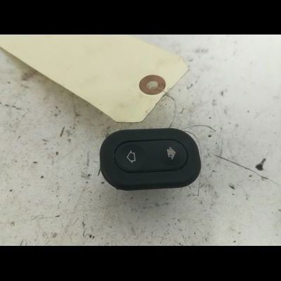 Commande lève-glace porte avant droite Fiat PUNTO (176_) 1.7 td (176at) (1996-1999)