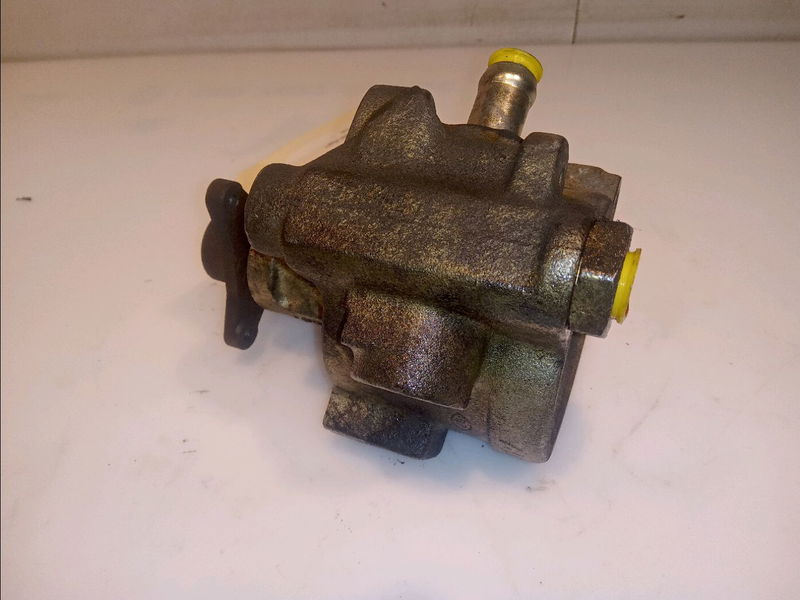 Pompe direction assistee Renault MEGANE Scenic (JA0-1_) 1.6 e (ja0f) (1996-1999)