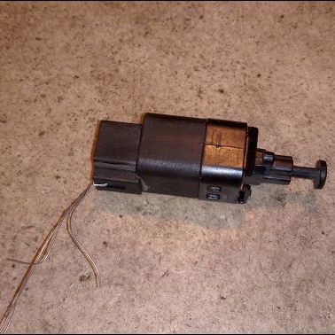 Contacteur de stop sur pedale  Chevrolet SPARK (M300) 1.0 (2010) 5 portes