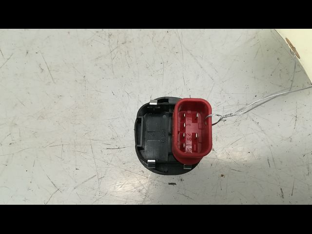 Commande lève-glace porte avant droite FORD FIESTA V  1.3i