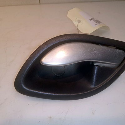 Poignee int porte avg Renault ESPACE IV (JK0-1_) 2.2 dci (jk0h) (2002-2006)