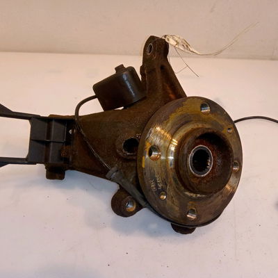 Moyeu avg Peugeot 206 SW (2E-K) 1.4 (2002-2007)