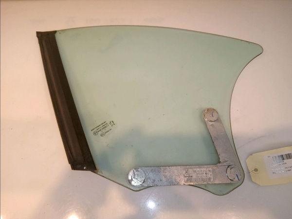 Glace aile ar g Peugeot 207 CC (WD_) 1.6 hdi (2007-2015)