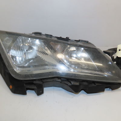 Phare droit Seat LEON (5F1) 1.2 tsi (2012-2018)