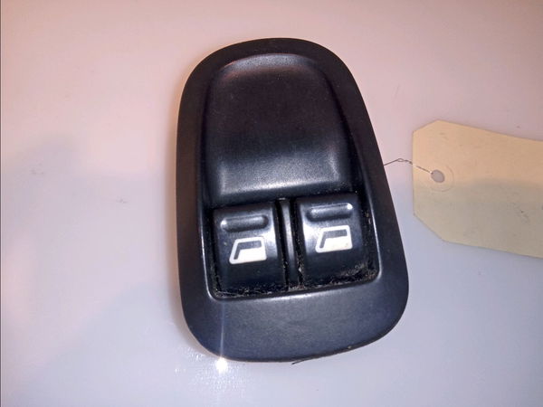 Commande lève-glace porte avant gauche Peugeot 206 3-5 portes (2A-C) 2.0 hdi 90 (1999-2009) 5 portes
