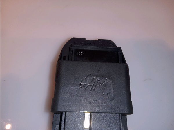 Commande lève-glace porte avant gauche Peugeot 206 3-5 portes (2A-C) 2.0 hdi 90 (1999-2009) 5 portes