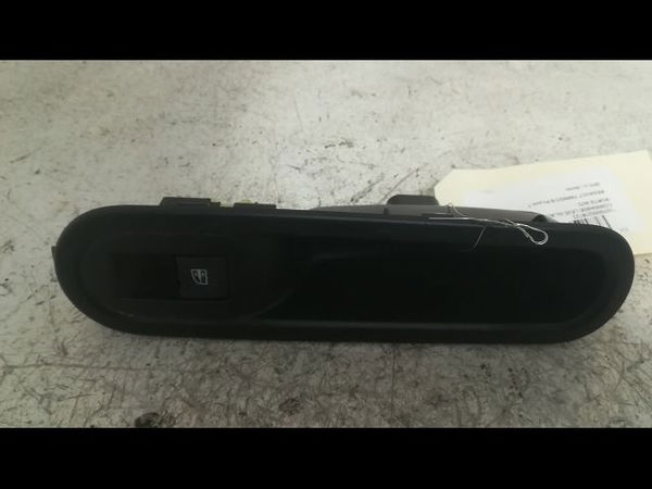 Commande lève-glace porte avant droite RENAULT TWINGO III
