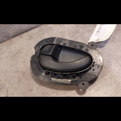 Poignee int porte avg Peugeot 406 (8B) 2.0 hdi 110 (1998-2001) 4 portes