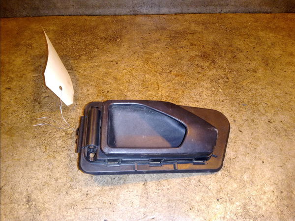 Poignee int porte avd Peugeot 306 3-5 portes (7A, 7C, N3, N5) 2.0 hdi 90 (1999-2002)