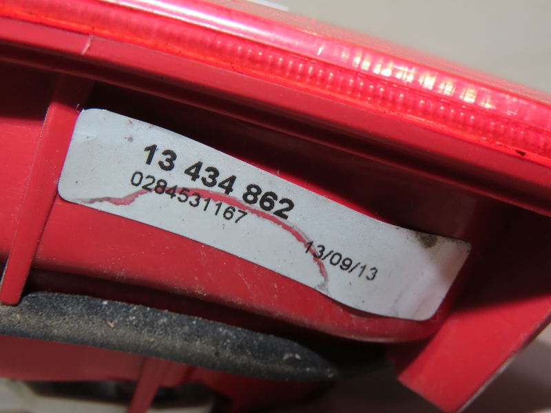 Feu arrière intérieur droit Opel MERIVA B Monospace (S10) 1.4 (75) (2010-2017)