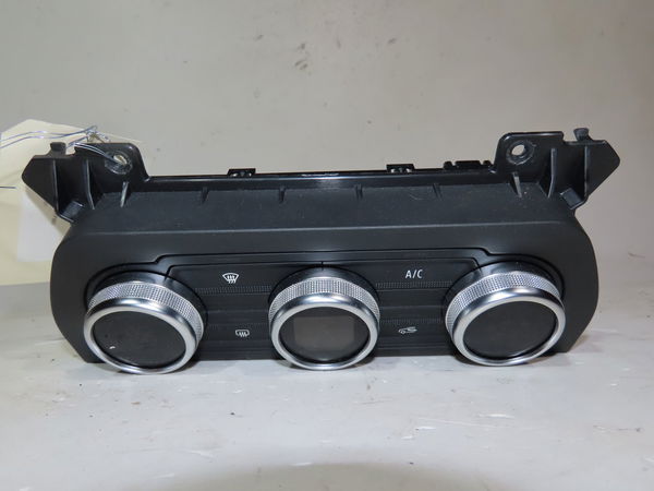 Commande de chauffage Dacia SANDERO III Liberty 125 i.e. (m73) (2012)