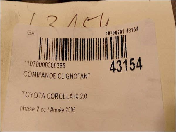 Commande clignotant Toyota COROLLA (_E12_) 2.0 d-4d (cde120r_, cde120l_) (2002-2006)