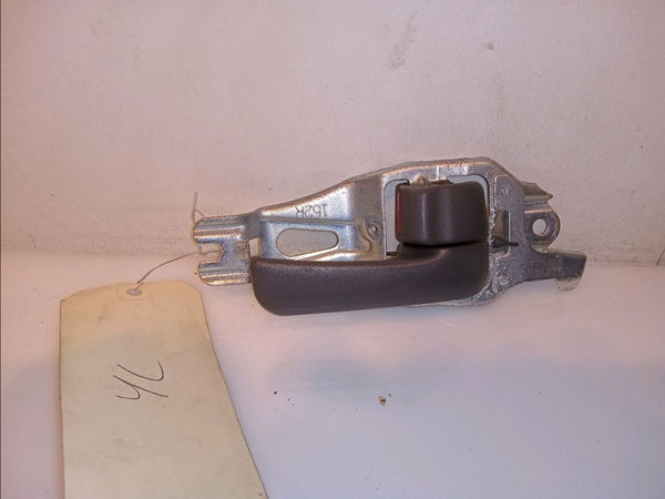Poignee int porte avd Toyota RAV 4 I Cabrio (_A1_) 2.0 4wd (sxa11) (1997-2000)