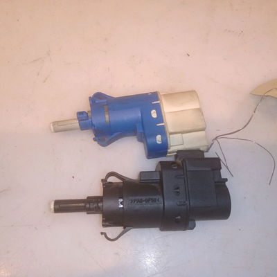 Contacteur de stop sur pedale  Ford FUSION (JU_) 1.6 tdci (2004-2012) 5 portes