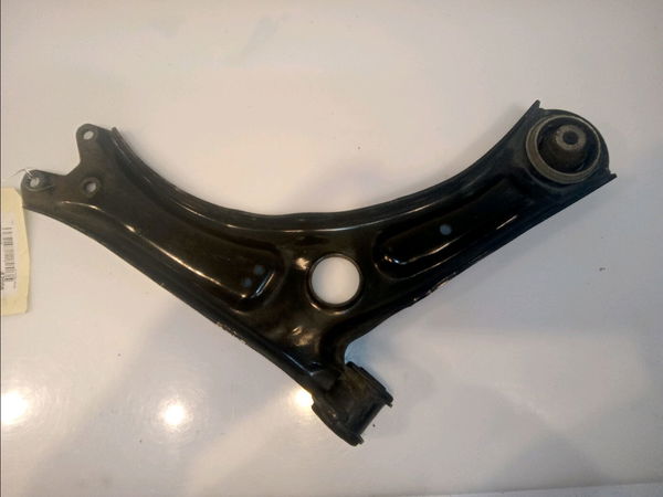 Triangle inf avg Skoda YETI (5L) 2.0 tdi (2011-2017)