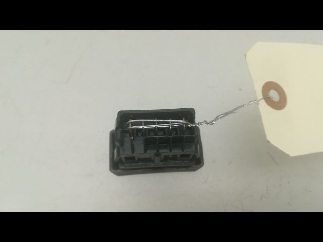 Commande lève-glace porte avant gauche Renault 19 II Cabriolet (D53_, 853_) 1.8 16v (d53d) (1992-1996)
