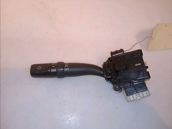 Commande clignotant Toyota AVENSIS (_T25_) 2.0 d-4d (cdt250_) (2003-2008)
