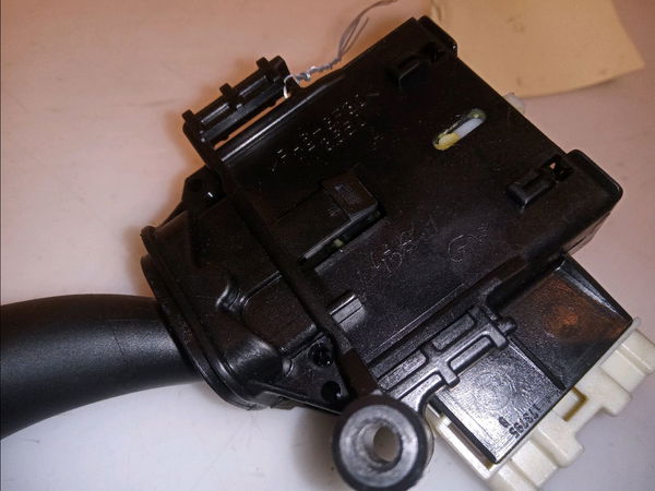 Commande clignotant Toyota AVENSIS (_T25_) 2.0 d-4d (cdt250_) (2003-2008)