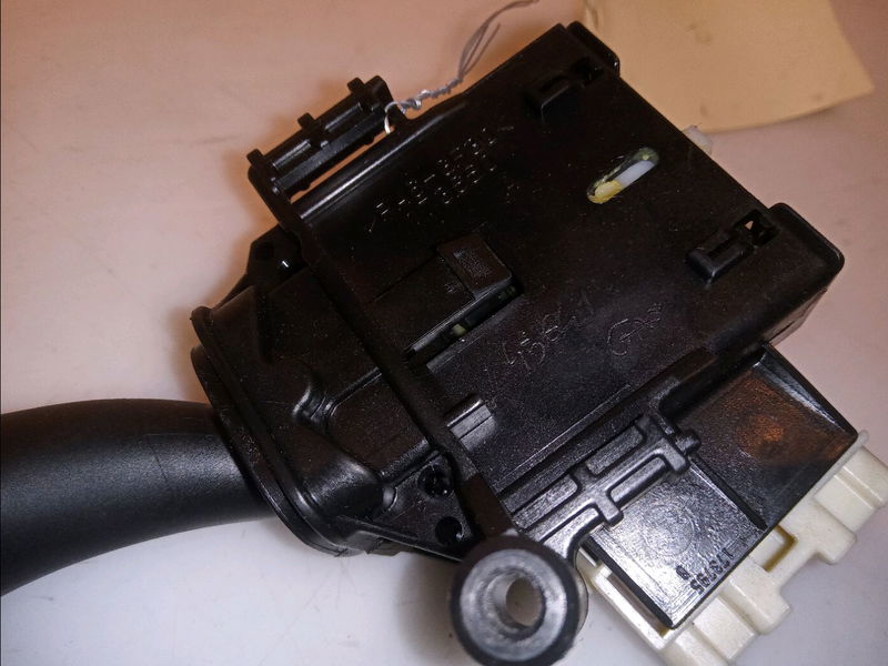 Commande clignotant Toyota AVENSIS (_T25_) 2.0 d-4d (cdt250_) (2003-2008)