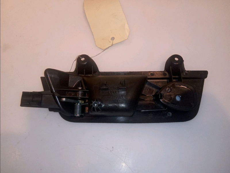 Poignee int porte ard Audi A4 B7 (8EC) 1.9 tdi (2004-2008) 4 portes