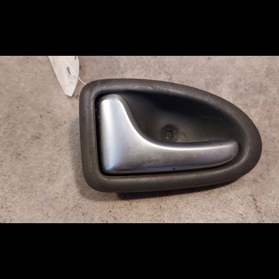 Poignee int porte avd Renault SCÉNIC I Monospace (JA0-1_, FA0_) 1.9 dci (ja05, ja1f) (1999-2003) 5 portes