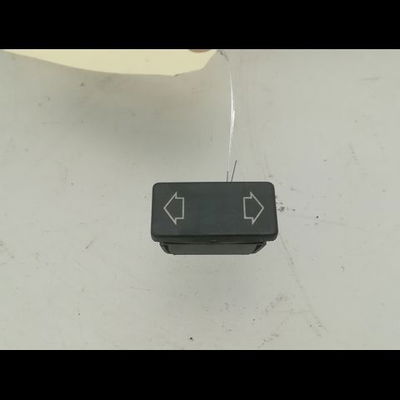 Commande lève-glace porte avant gauche Peugeot 405 II (4B) 1.8 (1992-1995)