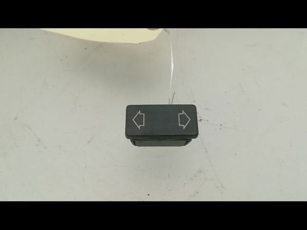 Commande lève-glace porte avant gauche Peugeot 405 II (4B) 1.8 (1992-1995)