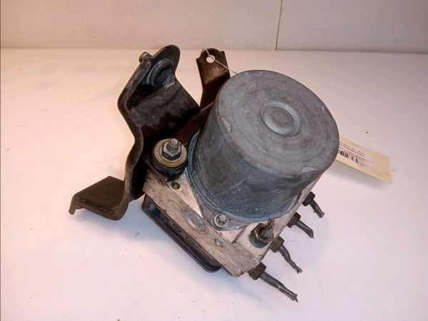 Unité hydraulique abs Toyota COROLLA Verso (ZER_, ZZE12_, R1_) 2.2 d-4d (aur10_) (2005-2009) 5 portes