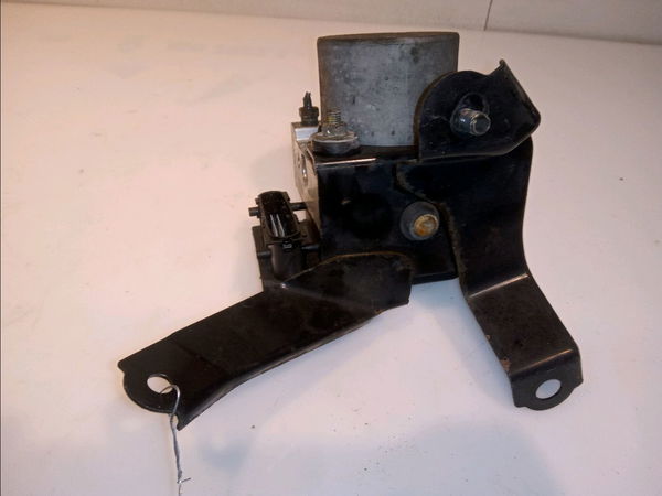Unité hydraulique abs Toyota COROLLA Verso (ZER_, ZZE12_, R1_) 2.2 d-4d (aur10_) (2005-2009) 5 portes