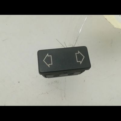 Commande lève-glace porte avant droite Peugeot 405 II (4B) 1.8 (1992-1995)
