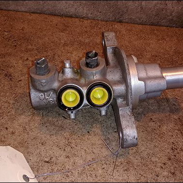 Maitre cylindre Toyota AYGO (_B1_) 1.0 (kgb10_) (2005-2014) 5 portes