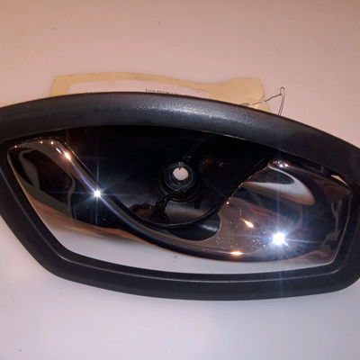 Poignee int porte ard Renault CLIO IV (BH_) 1.5 dci 90 (2012) 5 portes