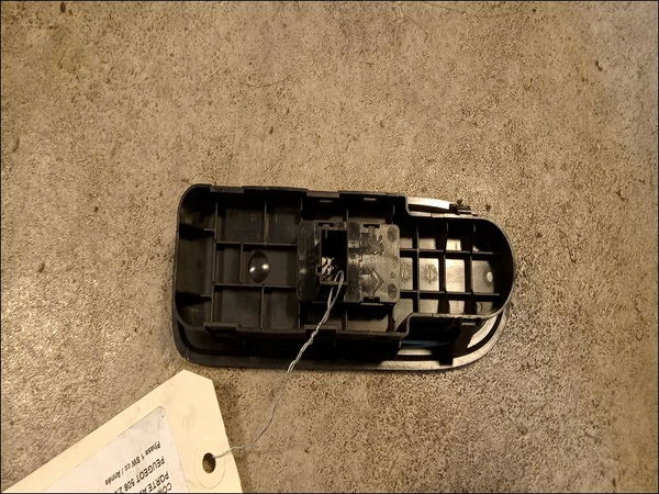 Commande lève-glace porte avant droite Peugeot 508 SW I (8E_) 2.0 hdi (2010-2018)