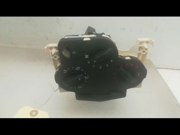 Commande de chauffage Dacia LOGAN (LS_) 1.6 (lsob, lsod, lsof, lsoh) (2004)