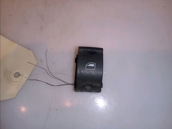 Commande lève-glace porte avant droite Audi A4 B7 Avant (8ED) 2.0 tdi (2004-2008)