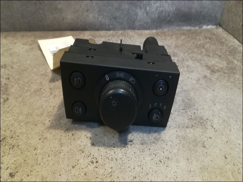 Interrupteur commande de phares Opel MERIVA A Monospace (X03) 1.7 cdti (e75) (2003-2010)