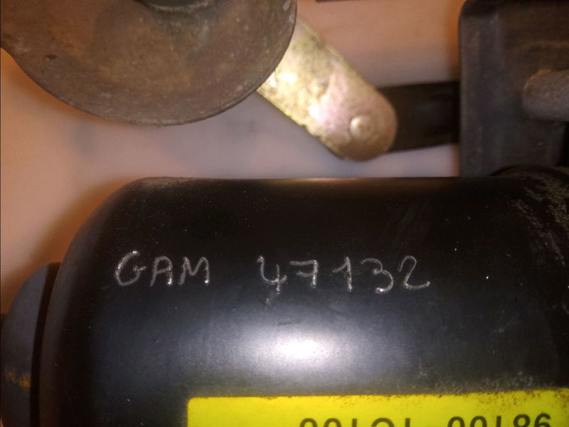 Moteur essuie-glace avant Hyundai GETZ (TB) 1.1 (2002-2005)