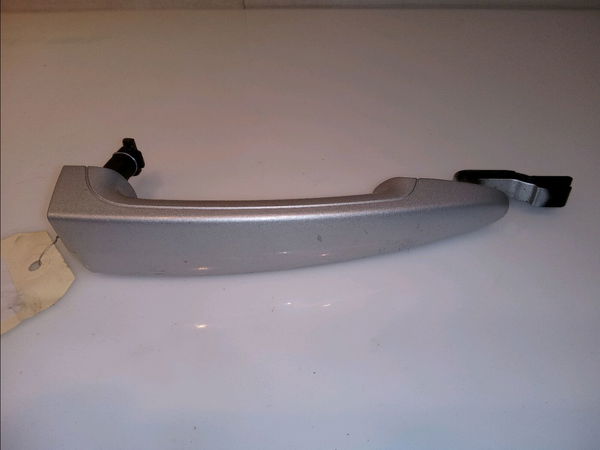 Poignee ext porte ard Bmw 1 (E87) 120 d (2004-2011)