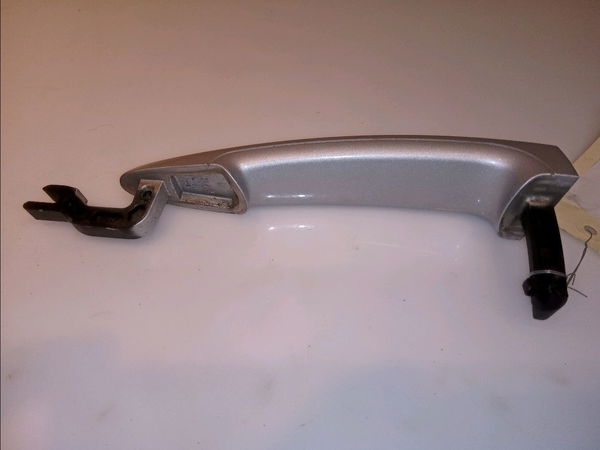 Poignee ext porte ard Bmw 1 (E87) 120 d (2004-2011)
