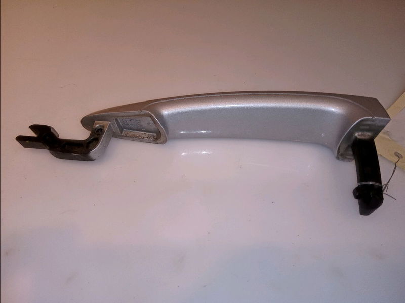 Poignee ext porte ard Bmw 1 (E87) 120 d (2004-2011)