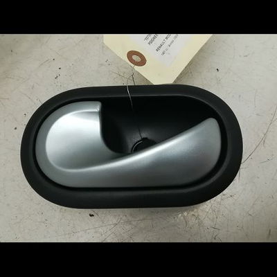 Poignee int porte avg Renault MODUS - GRAND MODUS (F-JP0_) 1.5 dci (fp0f, jp0f) (2004) 5 portes