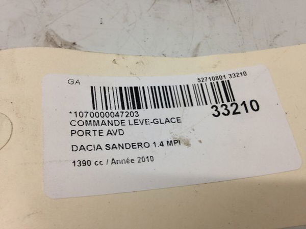 Commande lève-glace porte avant droite Dacia SANDERO 1.4 mpi lpg (2009)