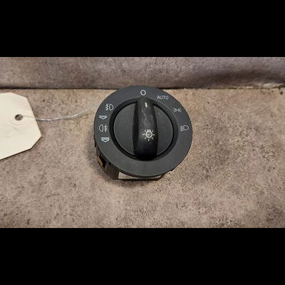 Interrupteur commande de phares Audi Q7 (4LB) 3.0 tdi quattro (2006-2008) 5 portes