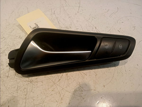 Poignee int porte avg Volkswagen PASSAT B6 Variant (3C5) 2.0 tdi (2005-2010) 5 portes
