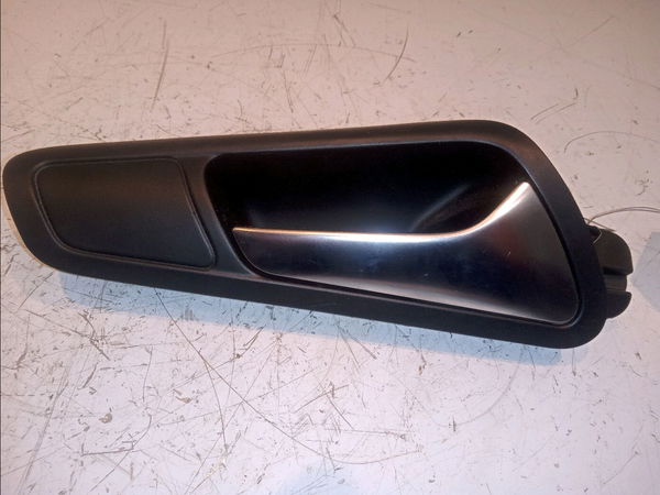 Poignee int porte avd Volkswagen PASSAT B6 Variant (3C5) 2.0 tdi (2005-2010) 5 portes