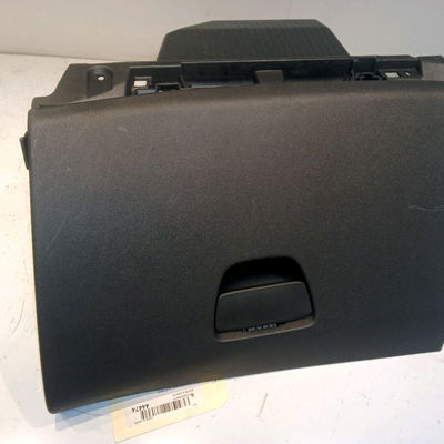 Boite à gants Peugeot 208 I (CA_, CC_) 1.2 vti 82 (2012)