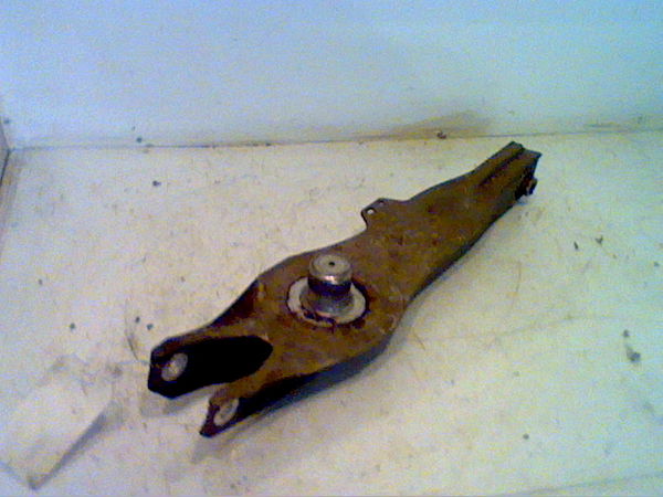 Triangle inf ard FIAT CROMA II Phase 1 06-2005--12-2007 1.9 DT 8v MULTIJET 120ch
