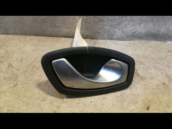 Poignee int porte avd Renault MEGANE III Coupé (DZ0-1_) 1.5 dci (dz0a) (2008-2015)